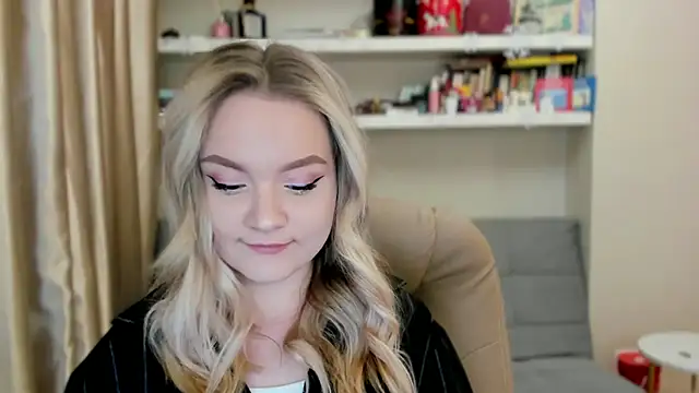 Snapshot of Kara_Smith_ chatting on 6, 3, 2026 Kara Smith online show from 6, 3, 2026