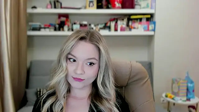 Snapshot of Kara_Smith_ chatting on 9, 8, 2026 Kara Smith online show from 9, 8, 2026
