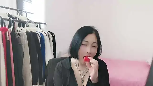 Rachel-6600 online show from 17, 4, 2026