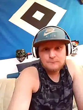 Snapshot of Atze202518 chatting on 24, 9, 2025 Atze202518 online show from 24, 9, 2025