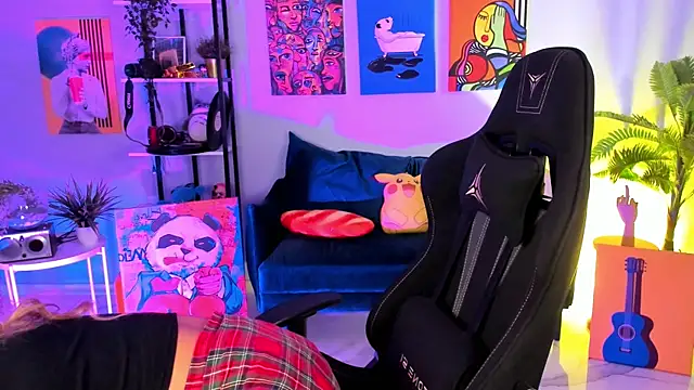 SarahAlluring online show from 10, 10, 2025