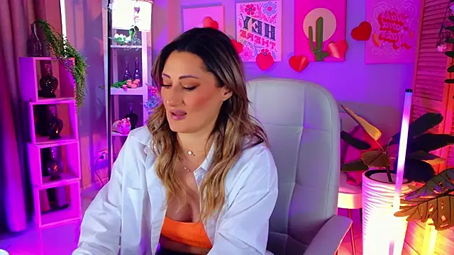 SarahAlluring online show from 15, 3, 2026