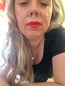 Snapshot of Irina3718 chatting on 25, 4, 2026 Irina3718 online show from 25, 4, 2026