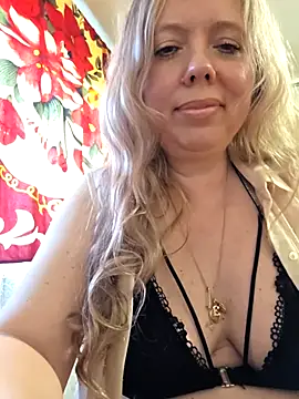 Snapshot of Irina3718 chatting on 4, 5, 2026 Irina3718 online show from 4, 5, 2026