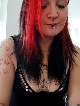 Snapshot of TiffiChantiT2 chatting on 6, 1, 2026 TiffiChantiT2 online show from 6, 1, 2026