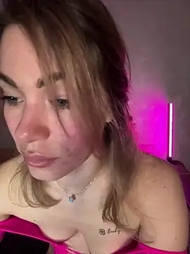 Snapshot of SweetDarling7 chatting on 17, 3, 2025 SweetDarling7 online show from 17, 3, 2025