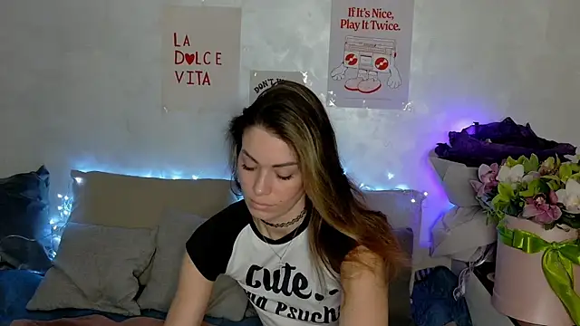 SweetDarling7 online show from 9, 3, 2026