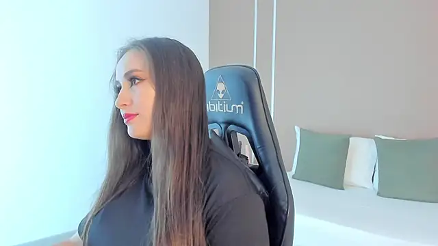 sophia martinezz  online show from 11, 10, 2025