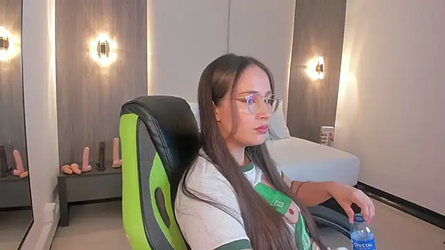 sophia martinezz  online show from 22, 11, 2025