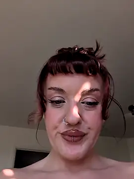 Petite Juicy Olive online show from 20, 11, 2025