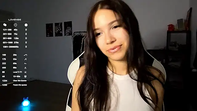 MayAgard online show from 30, 10, 2025