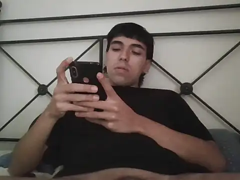 Snapshot of guarrillo21 chatting on 5, 10, 2025 guarrillo21 online show from 5, 10, 2025