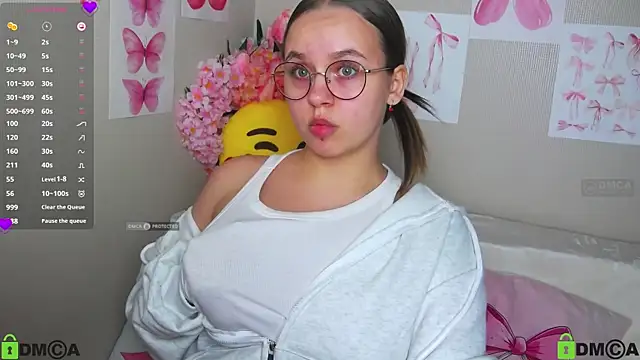 Snapshot of Lilysweet13 chatting on 5, 10, 2025 Lilysweet13 online show from 5, 10, 2025