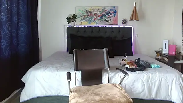 mia velvet1 online show from 12, 10, 2025