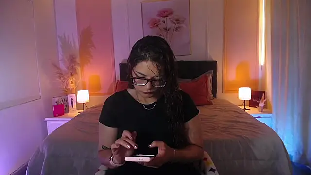 Snapshot of Rose_Thompson1 chatting on 14, 6, 2026 Rose Thompson1 online show from 14, 6, 2026
