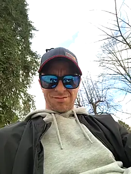 Snapshot of svenpfeifer chatting on 12, 3, 2025 svenpfeifer online show from 12, 3, 2025