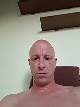 Snapshot of svenpfeifer chatting on 5, 8, 2026 svenpfeifer online show from 5, 8, 2026