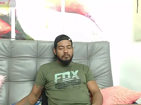 Snapshot of BladeFoxxx1 chatting on 4, 10, 2025 BladeFoxxx1 online show from 4, 10, 2025