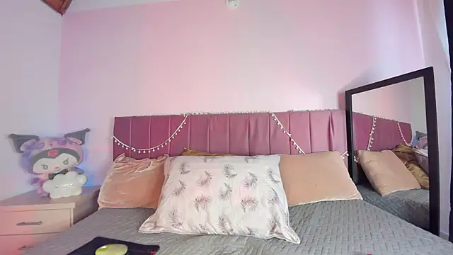 kitty-kryss online show from 5, 11, 2025