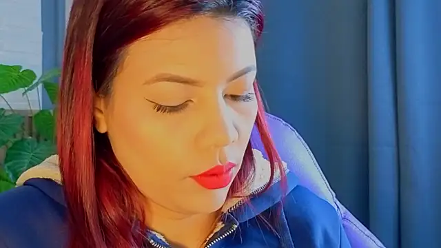 TiffanyWalk online show from 25, 2, 2026