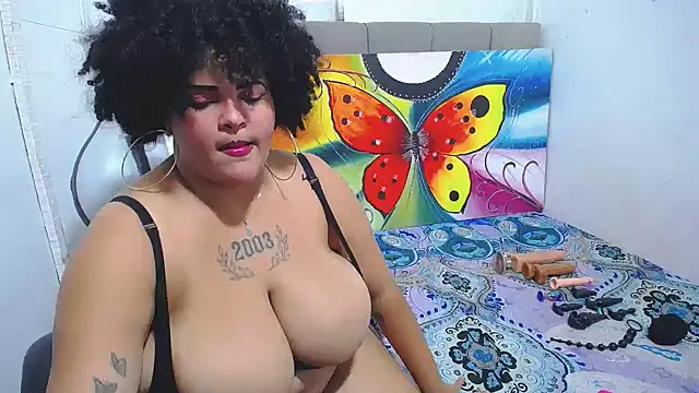 latina bigboos25 online show from 11, 9, 2025