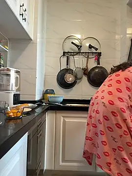 Snapshot of aa520uv chatting on 5, 4, 2026 aa520uv online show from 5, 4, 2026