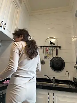 Snapshot of aa520uv chatting on 15, 4, 2026 aa520uv online show from 15, 4, 2026