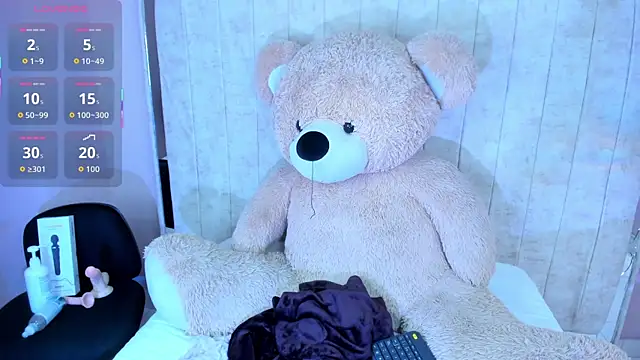 Alice 26  online show from 13, 11, 2025