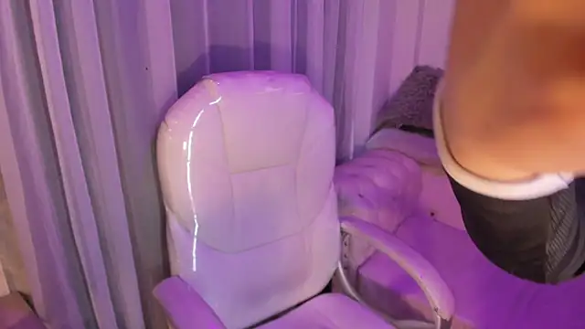 Snapshot of Pretty_Johnson_ chatting on 7, 2, 2026 Pretty Johnson online show from 7, 2, 2026