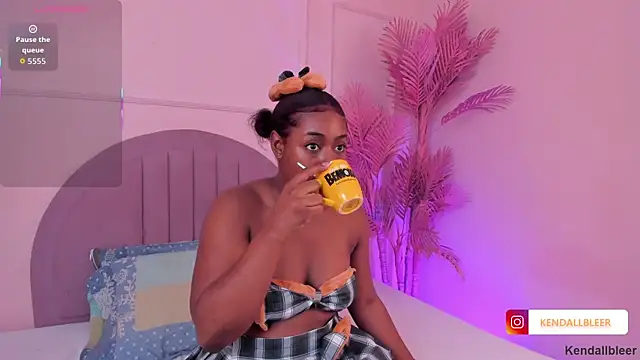 Kendallbleer online show from 12, 9, 2025