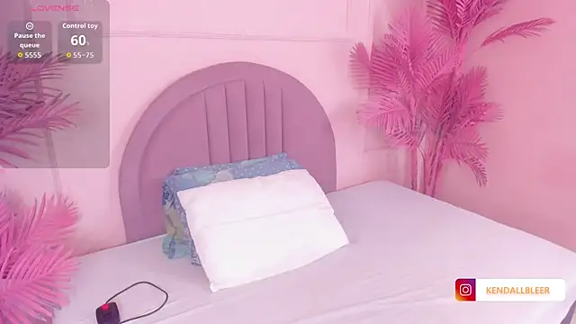 Kendallbleer online show from 30, 10, 2025