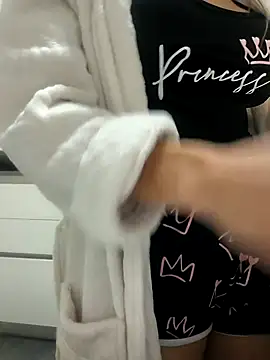 Alyssa 76 online show from 12, 3, 2026