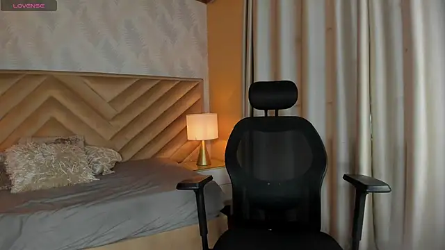 alice kingsley  online show from 24, 11, 2025