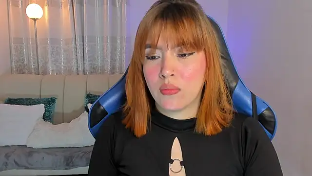 Snapshot of karla_hill_28 chatting on 27, 4, 2026 karla hill 28 online show from 27, 4, 2026