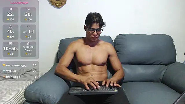 Snapshot of Christian_Musclet4 chatting on 24, 9, 2025 Christian Musclet4 online show from 24, 9, 2025