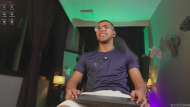 Snapshot of Colstorw_ chatting on 19, 1, 2026 Colstorw online show from 19, 1, 2026