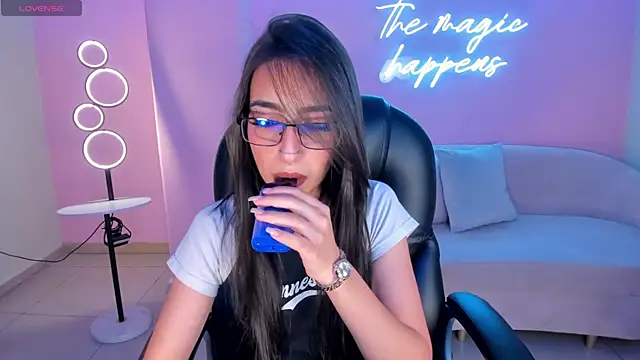 LarisaSmirnov online show from 18, 11, 2025