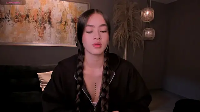 MaiaCollins online show from 5, 3, 2026