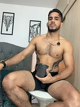 Snapshot of Maximiliano_ford chatting on 17, 5, 2026 Maximiliano ford online show from 17, 5, 2026