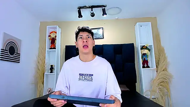 Jhojan twink online show from 23, 9, 2025