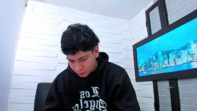 Jhojan twink online show from 6, 11, 2025