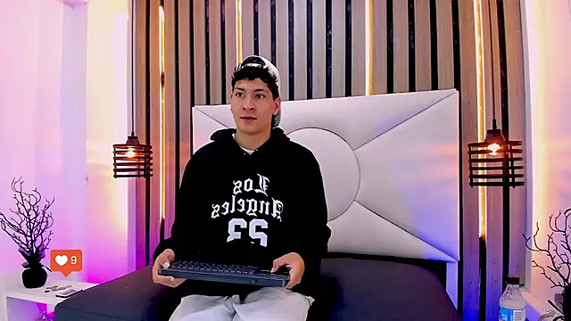 Jhojan twink online show from 8, 11, 2025