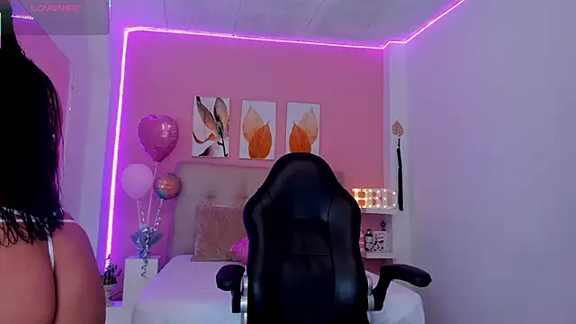 Molly h0t online show from 23, 2, 2026