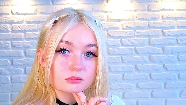 Snapshot of minigirl chatting on 18, 3, 2025 minigirl online show from 18, 3, 2025