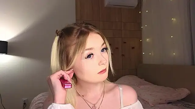 Snapshot of minigirl chatting on 27, 2, 2026 minigirl online show from 27, 2, 2026