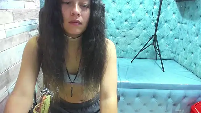 Snapshot of Lizeth_Garcia chatting on 18, 10, 2025 Lizeth Garcia online show from 18, 10, 2025