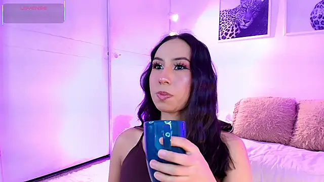 Snapshot of Valen_ross_ chatting on 27, 6, 2026 Valen ross online show from 27, 6, 2026