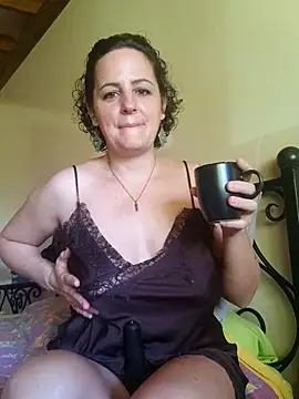 Snapshot of emiliemilf chatting on 18, 6, 2026 emiliemilf online show from 18, 6, 2026