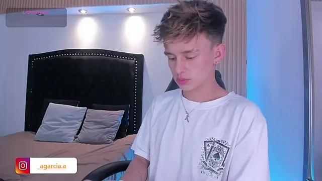 LiamWildx20 online show from 17, 4, 2026