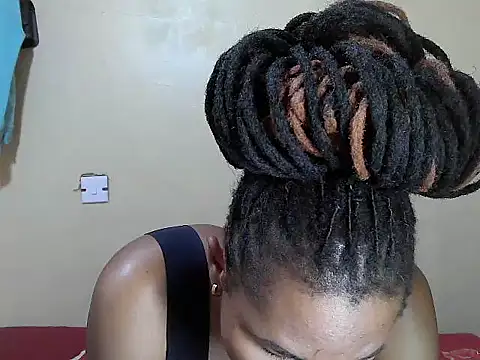 Creamy-Aisha online show from 11, 11, 2025